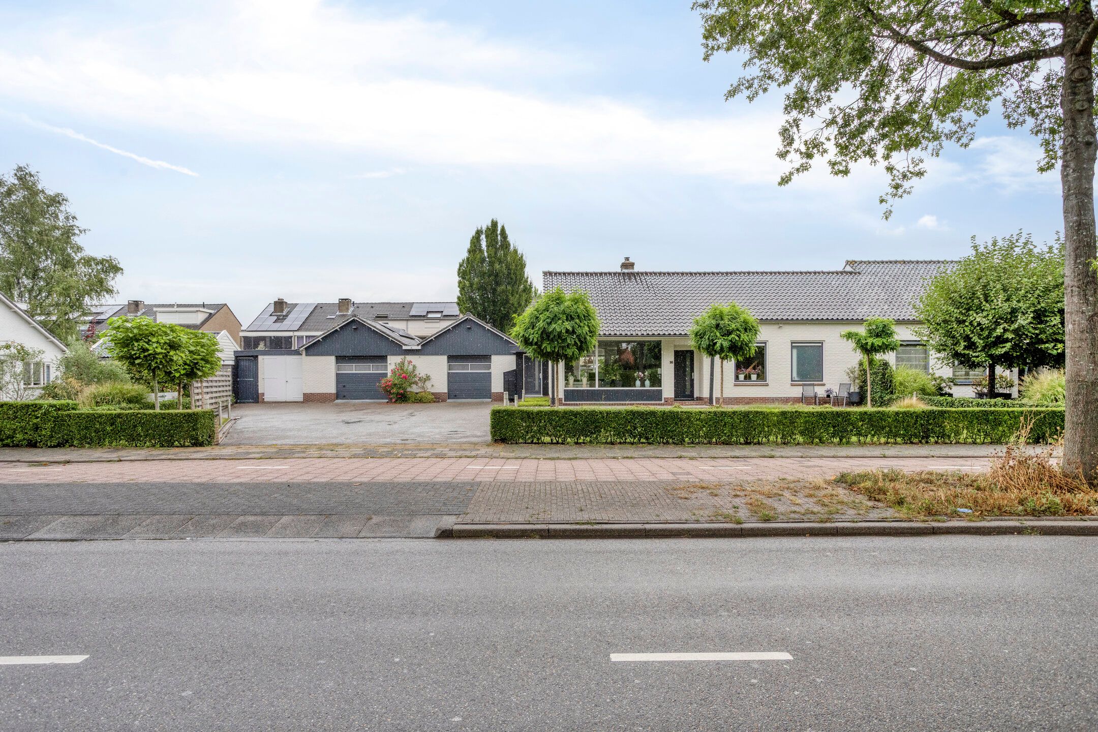 Parallelweg 16 