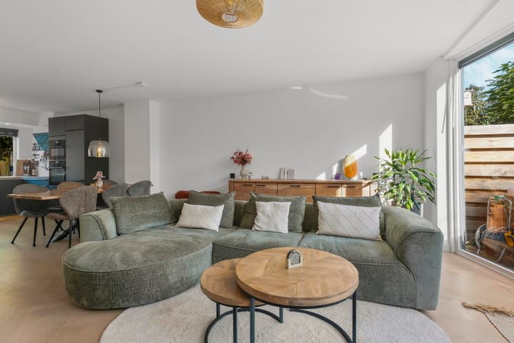 Tussenwoning te koop: Grasmeent 68, Almere