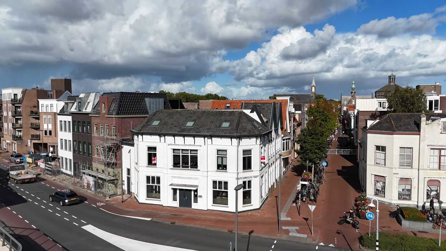 Bekijk foto 2 van Tramplein 8