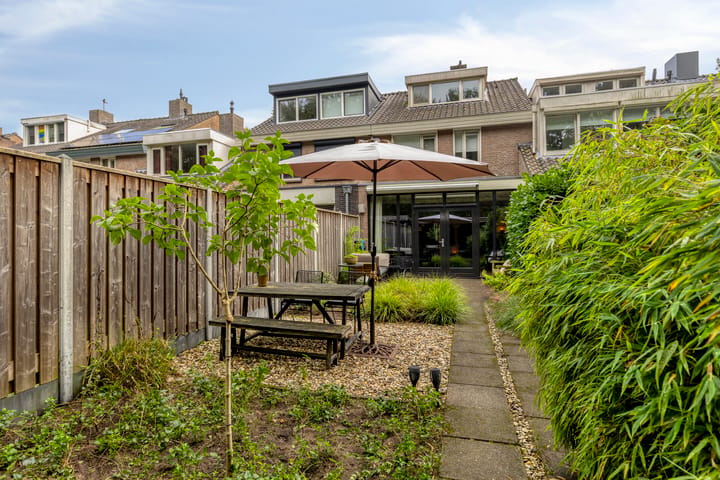 Tussenwoning te koop: Bremlaan 70, Oss