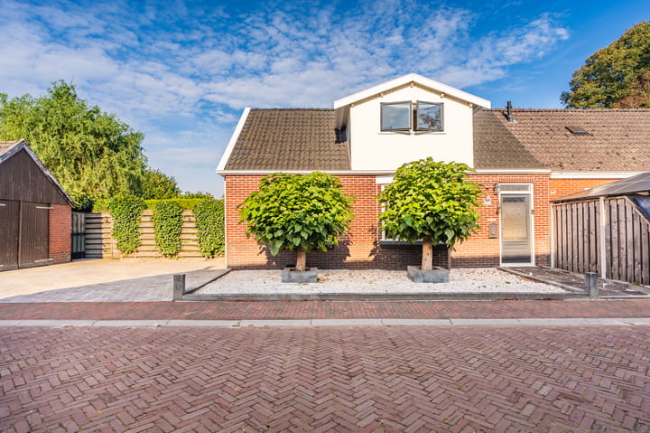 Twee-onder-één-kap te koop: Hoofdweg 47, Wedde