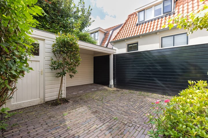 Twee-onder-één-kap te koop: Nieuwe Haven 19, Naarden