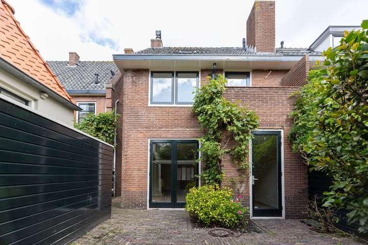 Twee-onder-één-kap te koop: Nieuwe Haven 19, Naarden