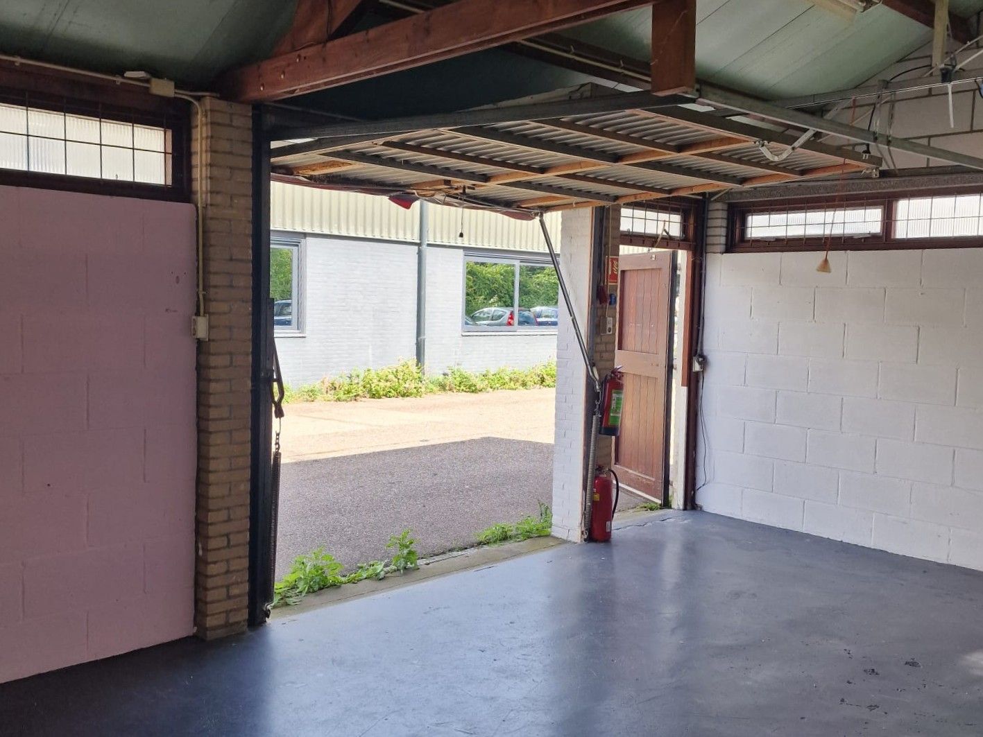 View photo 2 of Machineweg 222-A