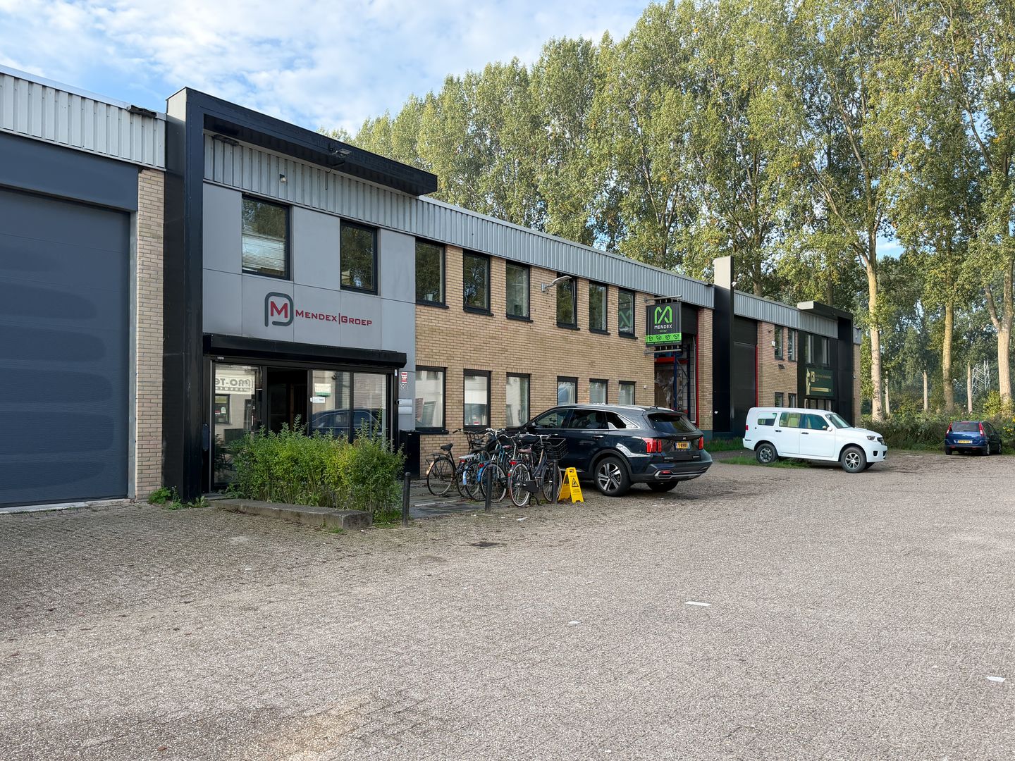 View photo 2 of Flevolaan 19-b