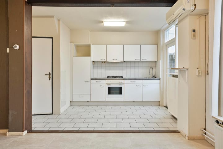 Tussenwoning te koop: Van Hiltenstraat 3, Geleen