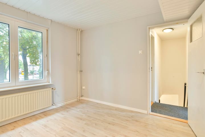 Tussenwoning te koop: Van Hiltenstraat 3, Geleen