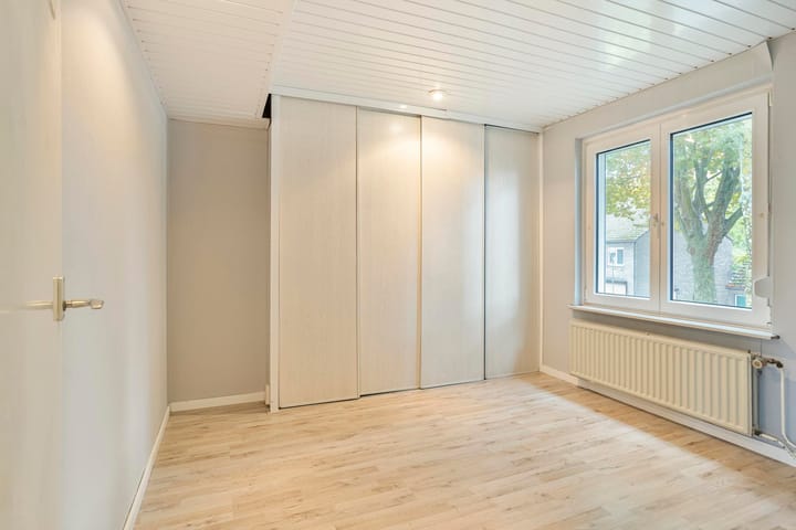 Tussenwoning te koop: Van Hiltenstraat 3, Geleen