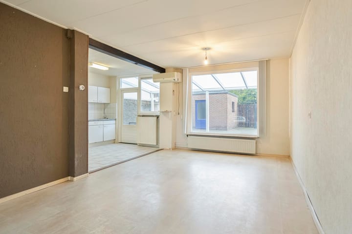 Tussenwoning te koop: Van Hiltenstraat 3, Geleen