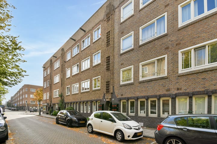 Appartement te koop: Bestevâerstraat 147-1, Amsterdam