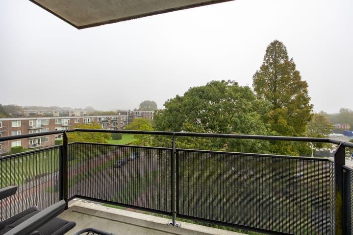 Appartement te koop: Vijf Meilaan 250, Leiden