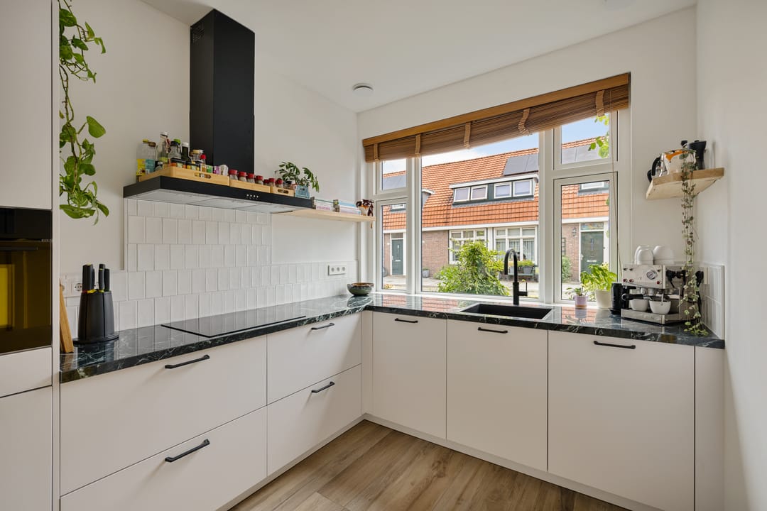 Photo 17 of Merwedestraat 49