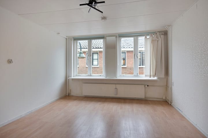Tussenwoning te koop: Dirklangenstraat 49, Delft