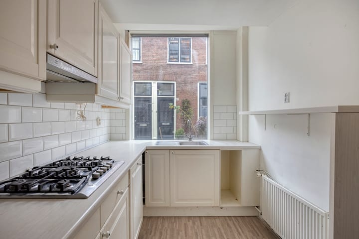 Tussenwoning te koop: Dirklangenstraat 49, Delft