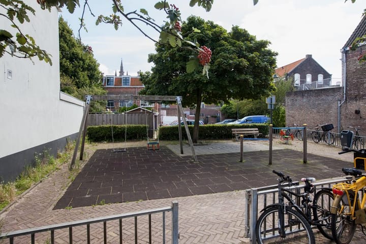 Tussenwoning te koop: Dirklangenstraat 49, Delft