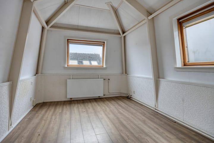 Tussenwoning te koop: Dirklangenstraat 49, Delft