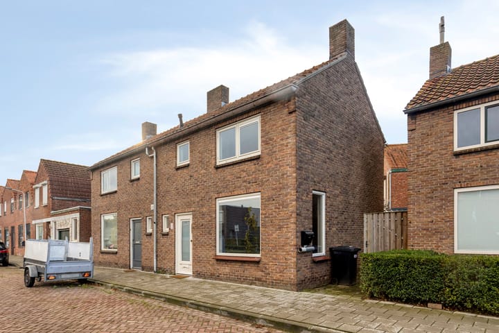 Tussenwoning te koop: Bolwerk 11, Sas Van Gent