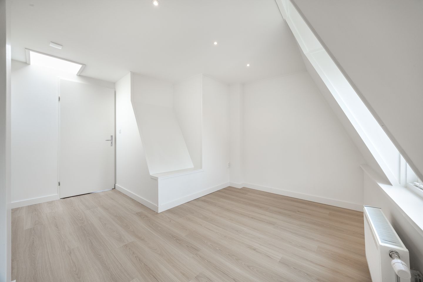Photo 19 of Bremstraat 45