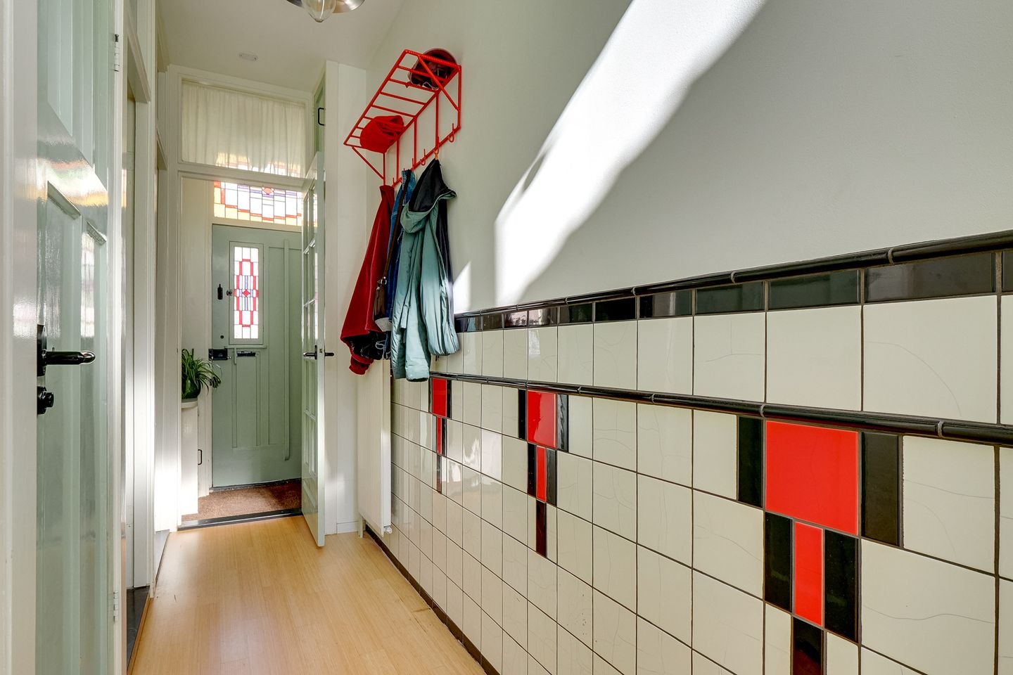 Photo 14 of Surinamestraat 128