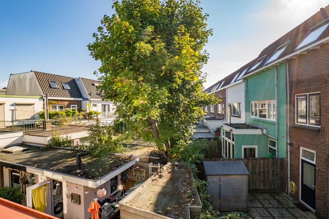 Photo 37 of Surinamestraat 128
