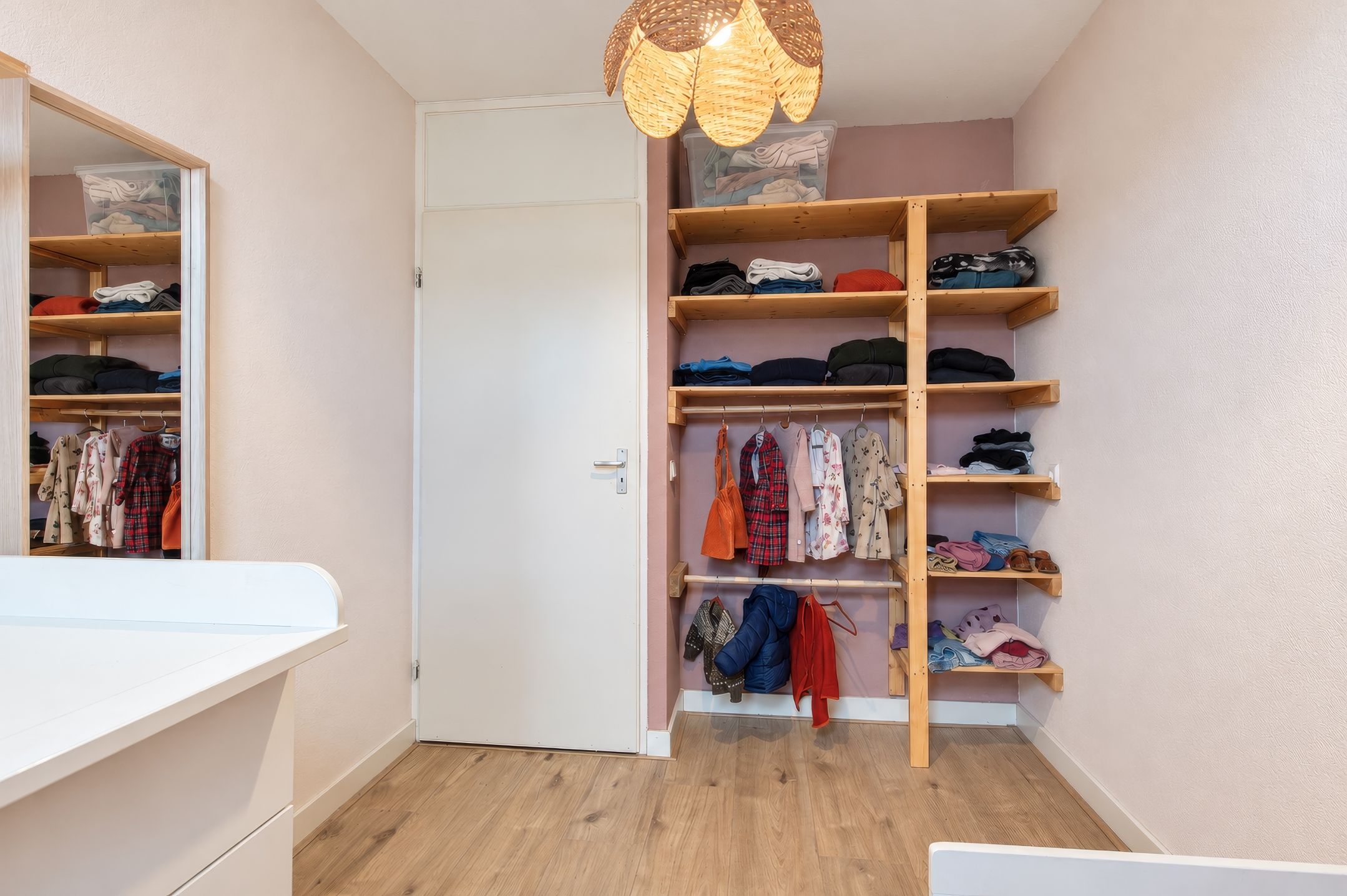 Photo 21 of Vanghoutstraat 16