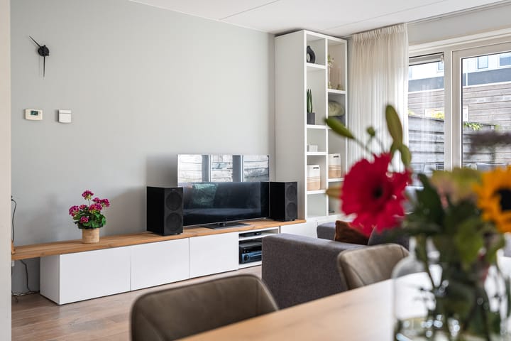 Tussenwoning te koop: Jan Luykenstraat 25, Leeuwarden