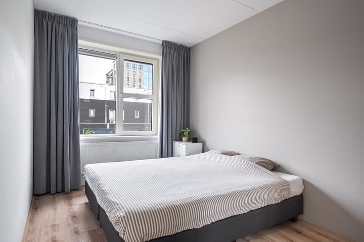 Tussenwoning te koop: Jan Luykenstraat 25, Leeuwarden