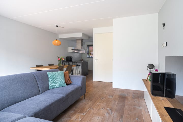 Tussenwoning te koop: Jan Luykenstraat 25, Leeuwarden