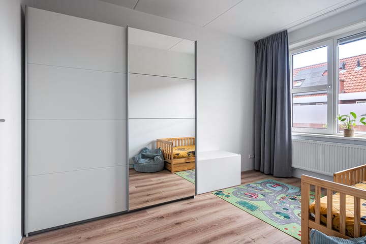 Tussenwoning te koop: Jan Luykenstraat 25, Leeuwarden