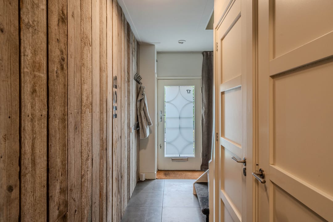 Photo 8 of Van Limburg Stirumstraat 17