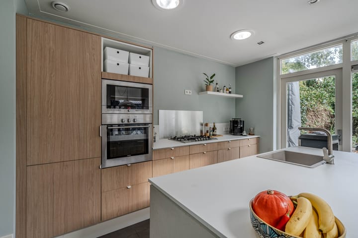 Vrijstaande woning te koop: Van Limburg Stirumstraat 17, Huizen