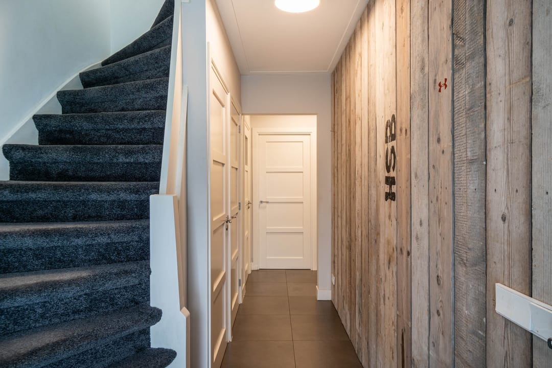 Photo 7 of Van Limburg Stirumstraat 17
