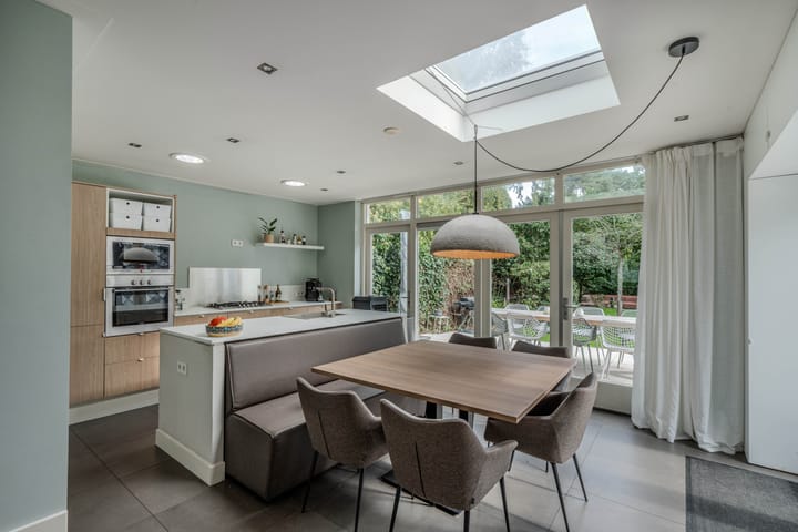 Vrijstaande woning te koop: Van Limburg Stirumstraat 17, Huizen