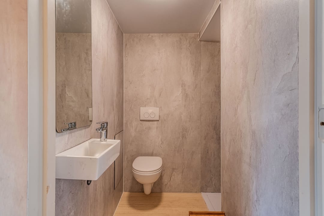 Photo 47 of Van Limburg Stirumstraat 17
