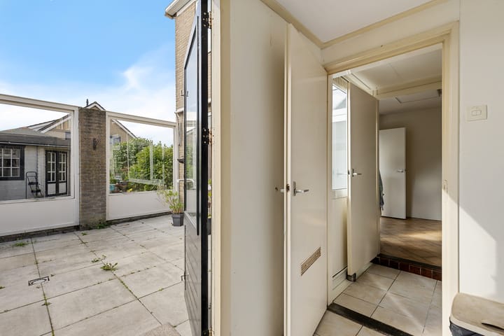 Hoekwoning te koop: Stjûrmanstún 15, Hallum