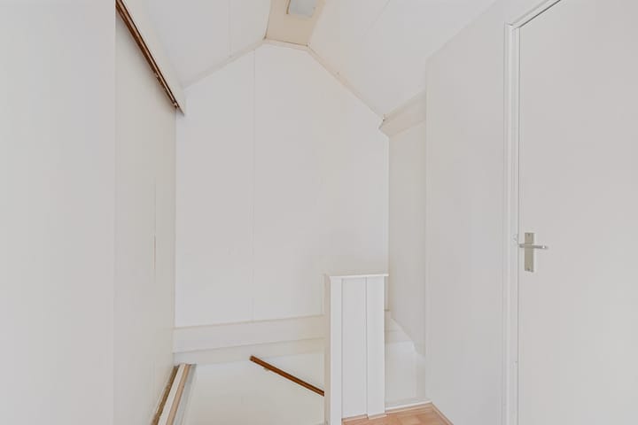 Hoekwoning te koop: Stjûrmanstún 15, Hallum