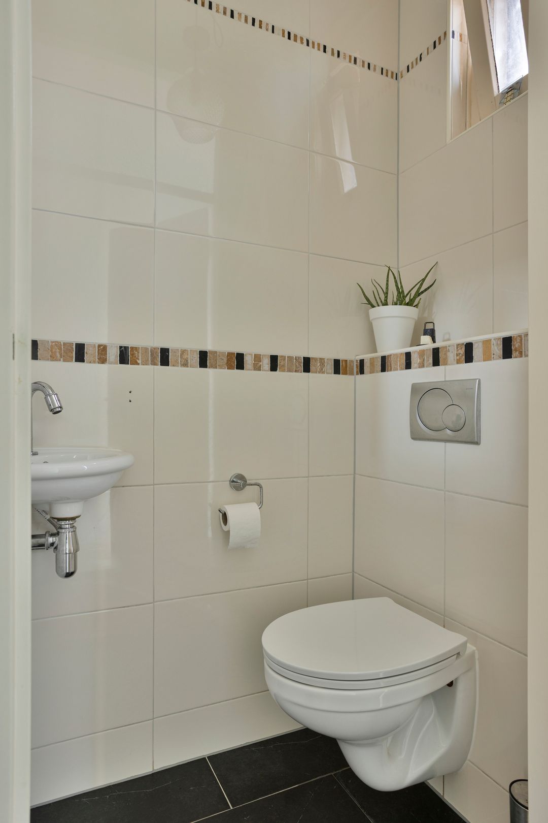 Photo 11 of Wolfsenwaard 53