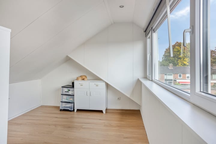 Tussenwoning te koop: Anthonie van Dyckstraat 9, Deventer