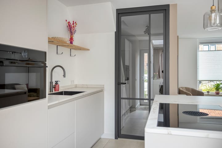 Tussenwoning te koop: Anthonie van Dyckstraat 9, Deventer