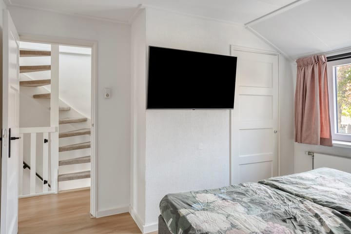 Tussenwoning te koop: Anthonie van Dyckstraat 9, Deventer