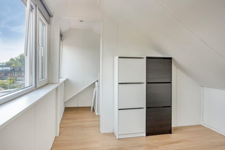 Tussenwoning te koop: Anthonie van Dyckstraat 9, Deventer