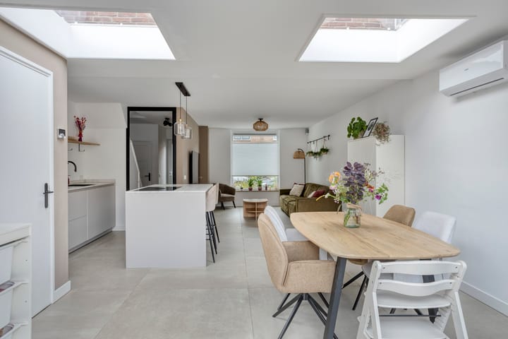 Tussenwoning te koop: Anthonie van Dyckstraat 9, Deventer