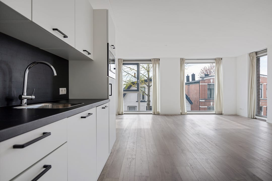 Photo 8 of Van der Capellenstraat 18