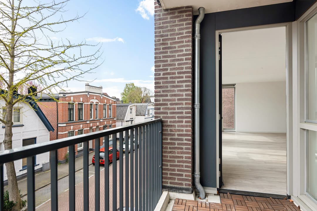 Photo 11 of Van der Capellenstraat 18