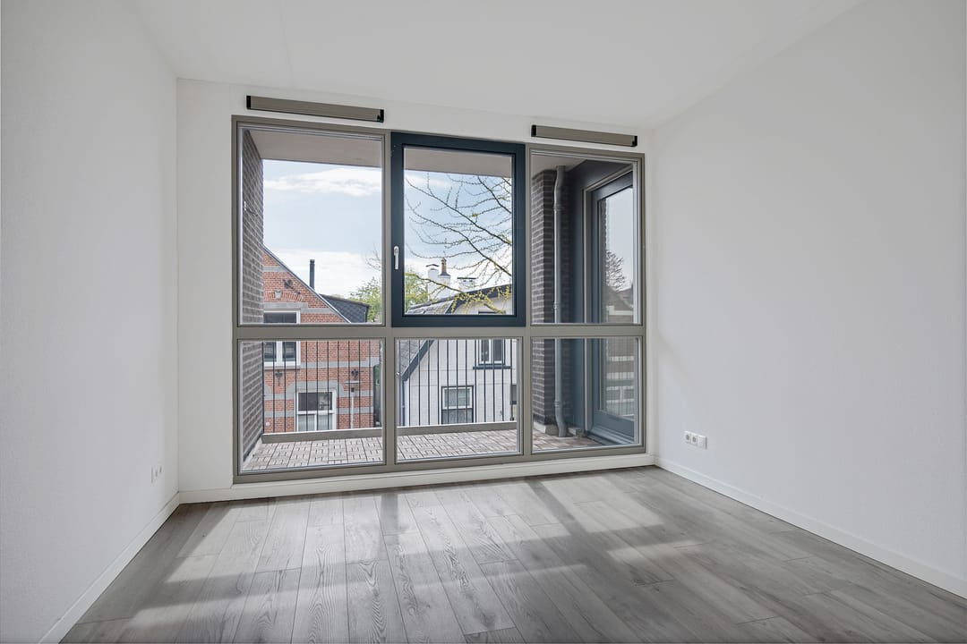 Photo 13 of Van der Capellenstraat 18