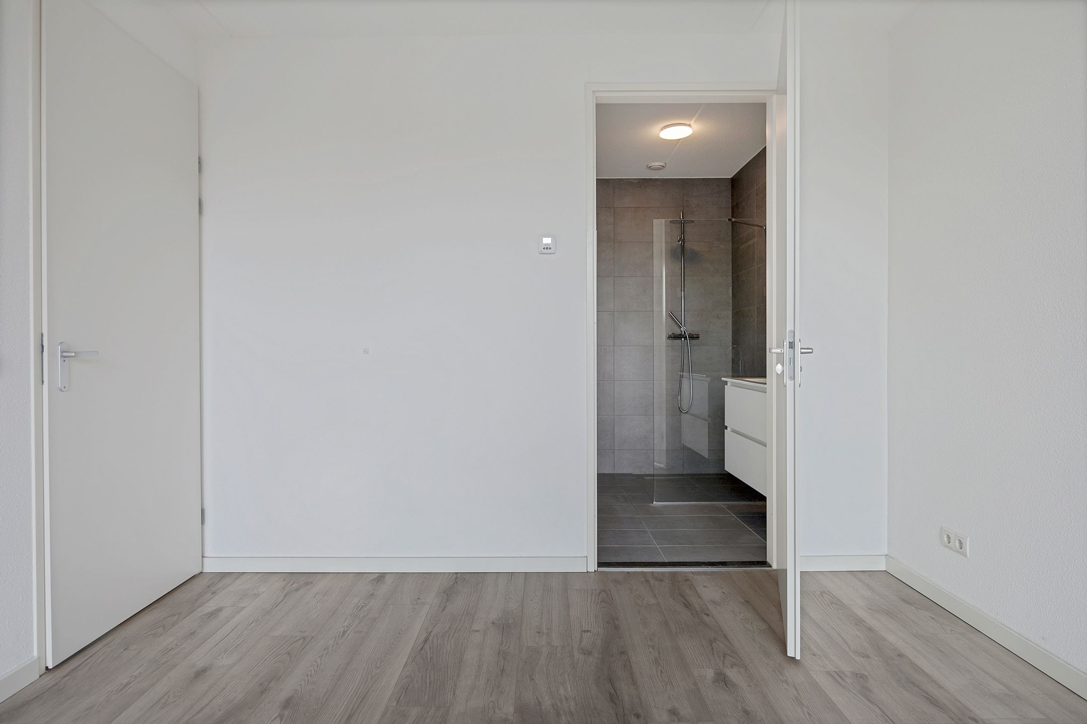 Photo 15 of Van der Capellenstraat 18