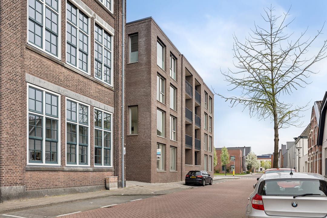 Photo 23 of Van der Capellenstraat 18