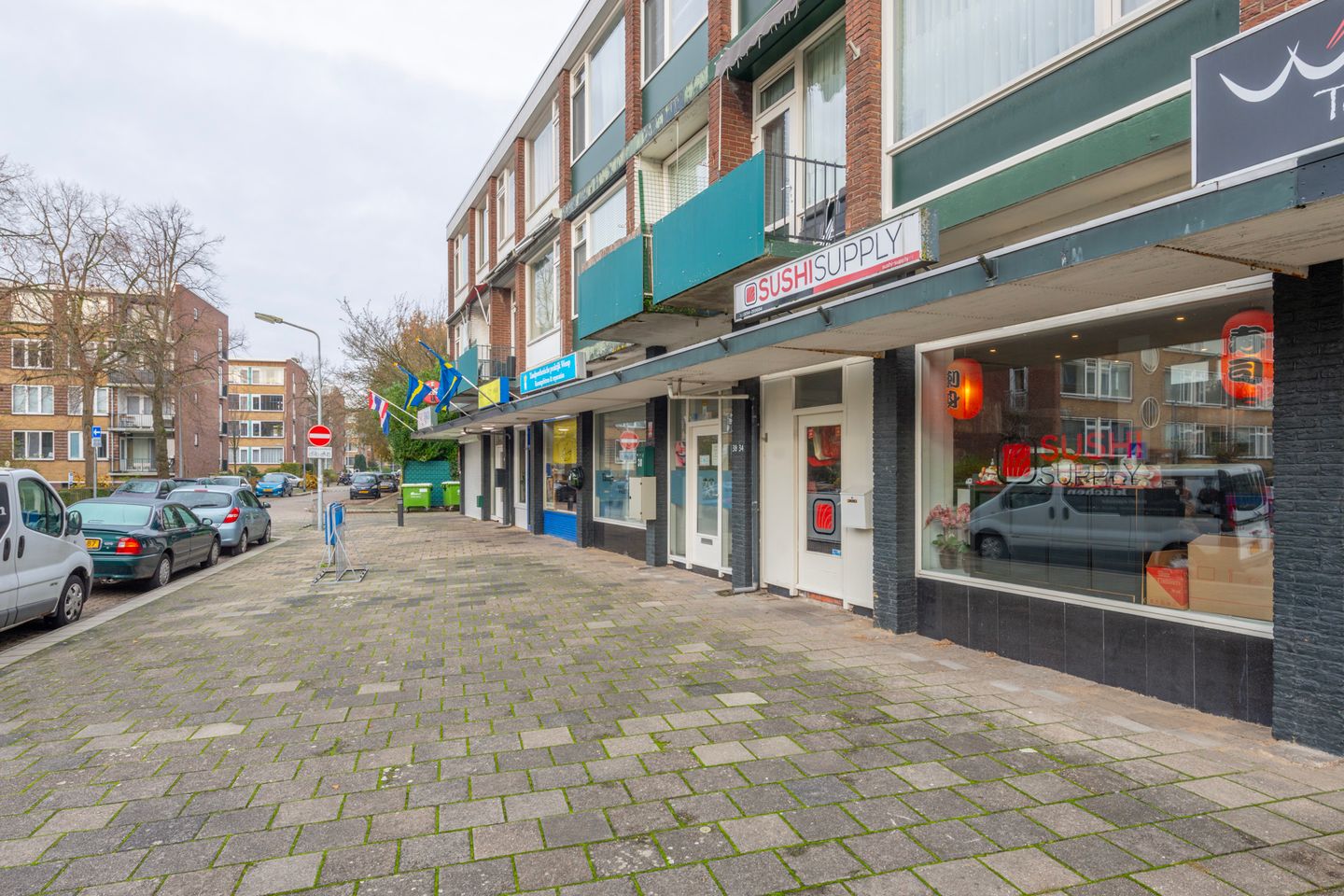 Bekijk foto 2 van E.du Perronstraat 34
