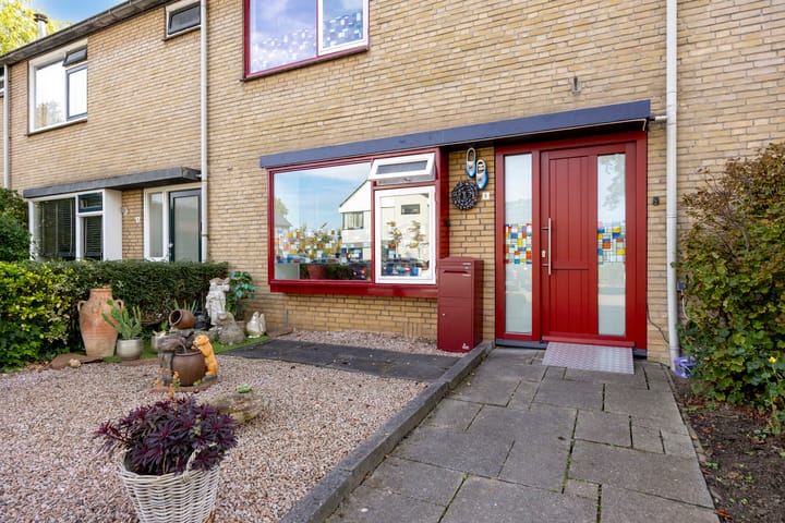 Tussenwoning te koop: Ligusterstraat 5, Heteren