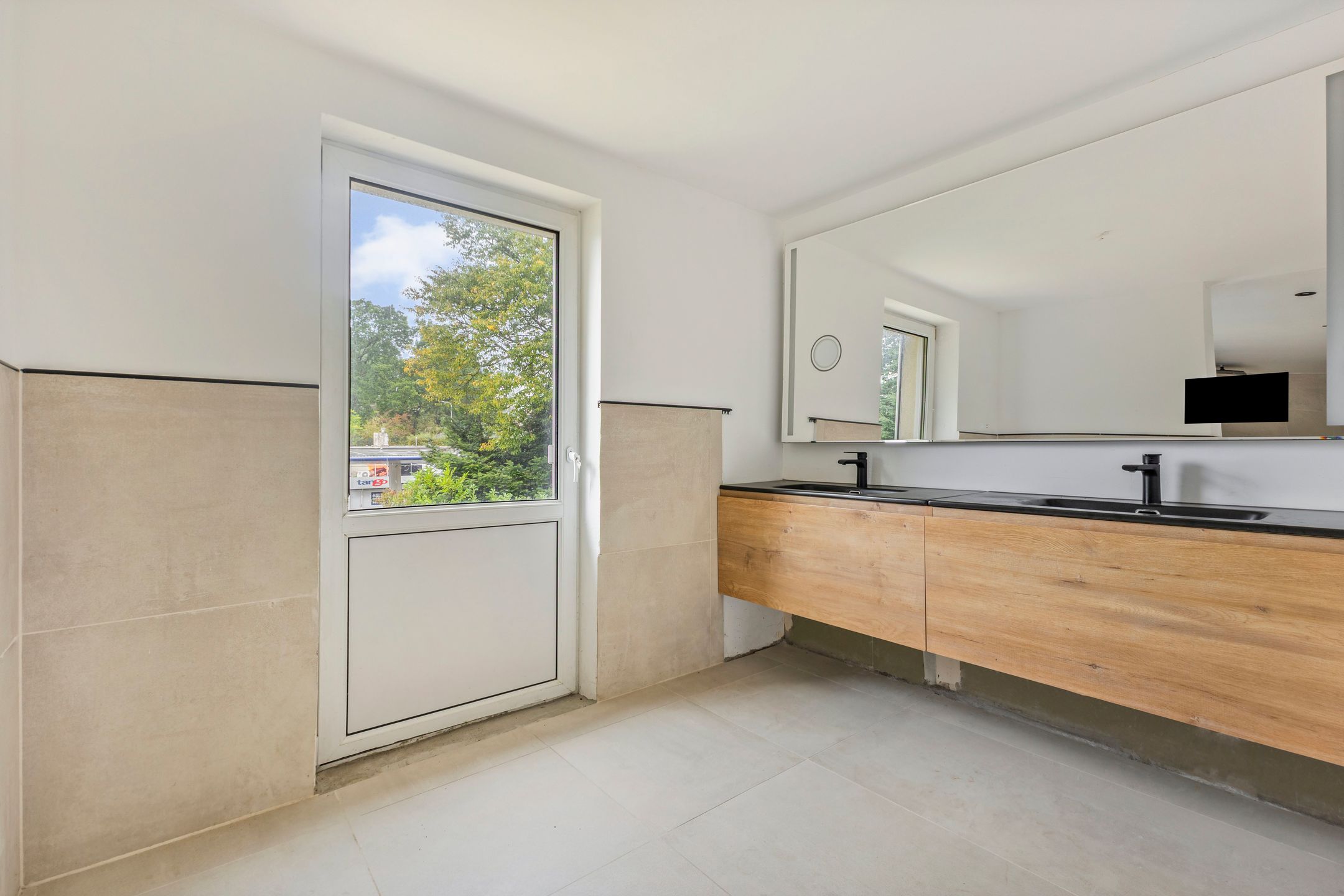 Photo 30 of Akerstraat 145